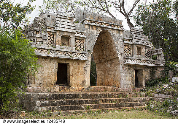 Bogen (Arco)  Archäologische Stätte Labna  Maya-Ruinen  Puuc-Stil  Yucatan  Mexiko  Nordamerika