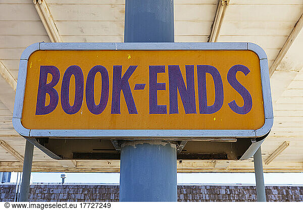 BOOK-ENDS sign at abandoned tourist rest stop shop.