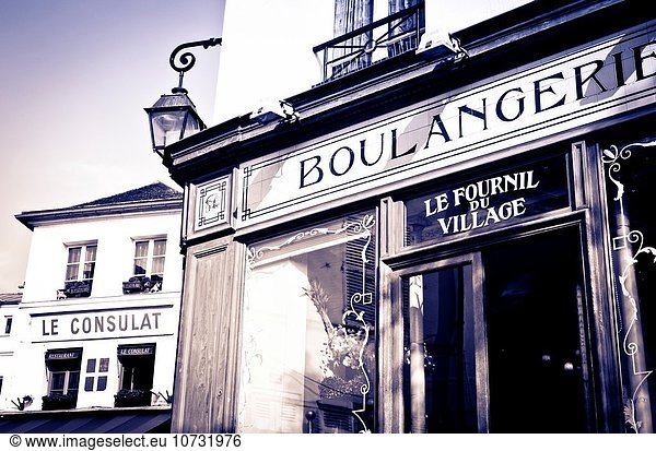 Boulangerie (bakery) and Le Consulat Restaurant  Montmartre  Paris  France.