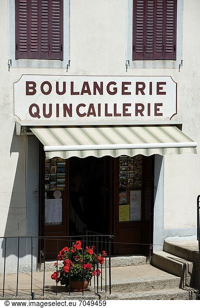 BOULANGERIE QUINCAILLERIE FAVEROLLES VILLAGE CANTAL AUVERGNE FRANCE