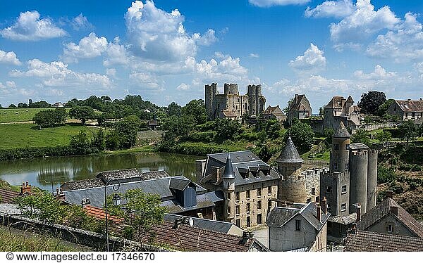 Bourbon l'Archambault bezeichnete kleine Stadt mit Charakter  die befestigte Mühle und die mittelalterliche Burg  Departement Allier  Auvergne-Rhone-Alpes  Frankreich  Europa