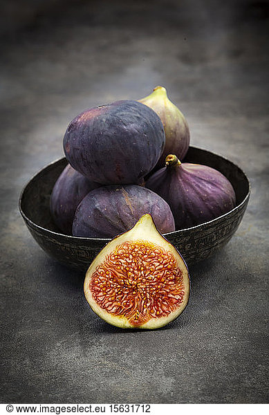 Bowl with figs