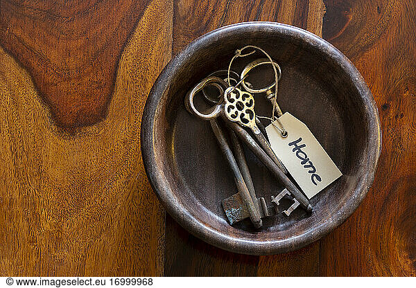 Bowl with old simplistic keys