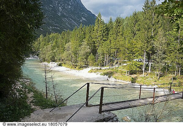 Brücke über Fluss Soca  Soca  Triglav Nationalpark  Julische Alpen  Slowenien  Br?cke  Europa