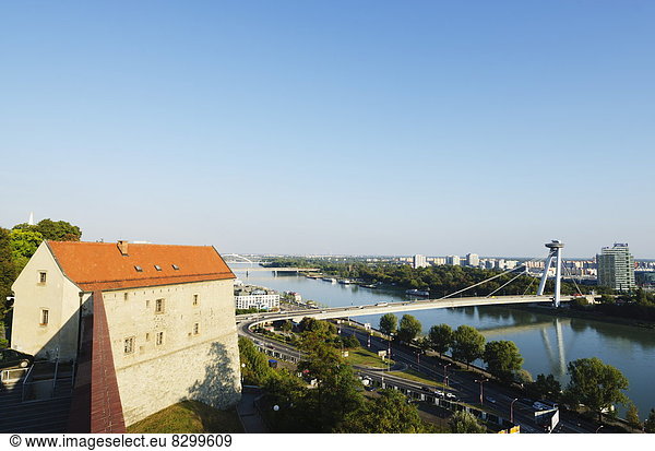 Bratislava  Hauptstadt  Europa  Palast  Schloß  Schlösser  Fluss  Ansicht  Donau  Slowakei