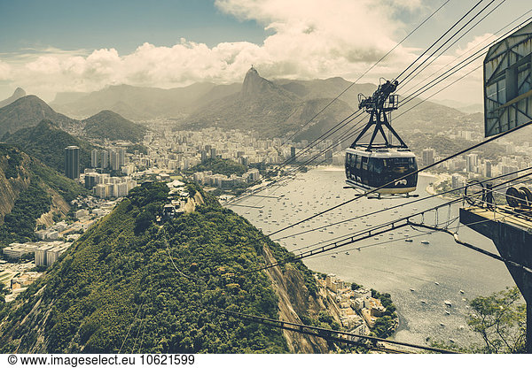 Brazil  Rio de Janeiro  Cable car from Morro da Urca to Sugarloaf Mountain