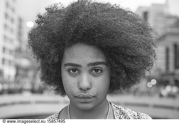 Brazilian girl with afro hairstyle at Paulista Avenue