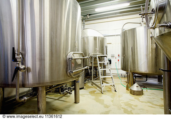 Brew tanks in small scale brewery