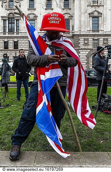 Brexit-Befürworter versammeln sich auf dem Parliament Square vor dem Austritt Großbritanniens aus der Europäischen Union im Laufe des Tages um 23 Uhr  London  Vereinigtes Königreich. Die Veranstaltung wurde von der parteiübergreifenden Gruppe Leave means leave organisiert.