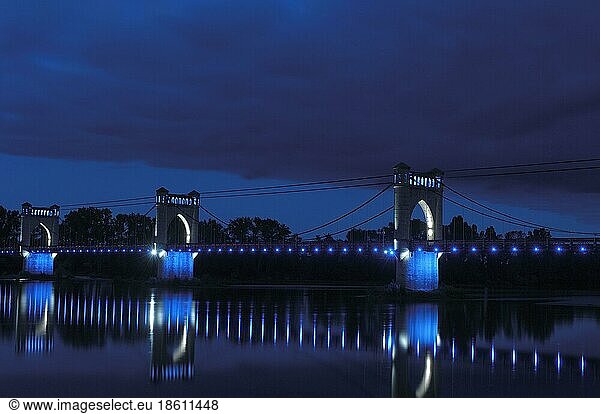 Bridge over Loire River at night  Langeais  Pays de la Loire  Indre-et-Loire  Centre  France  Loire Valley  Touraine  Europe