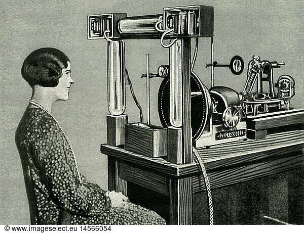 broadcast  television  viewers  woman testing first television  USA 1929