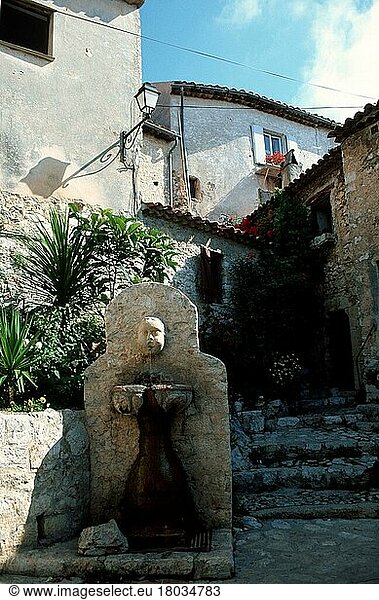 Brunnen  Eze-Village  Cote d'Azur  Provence  Südfrankreich  Dorf  vertikal  Europa  Treppe  stairs  stairway