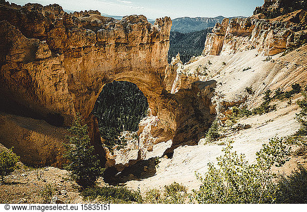 Bryce Canyon arch from paria view