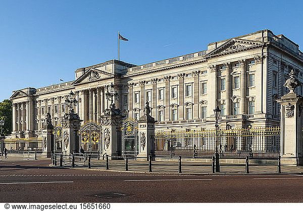 Buckingham Palace  near Green Park  London  England  United Kingdom