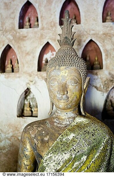 Buddha-Statue im Wat Si Saket  dem berühmtesten Tempel in Vientiane  Laos. Wat Si Saket ist ein buddhistischer Tempel  der 1818 erbaut wurde und sich im Zentrum von Vientiane  Laos  befindet.