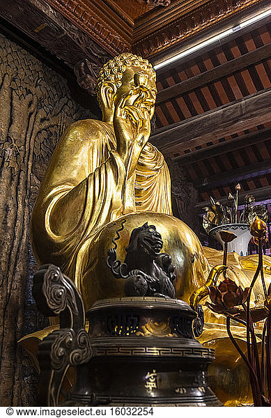 Buddha statue in the Ho Quoc Pagoda Buddhist temple  island of Phu Quoc  Vietnam  Indochina  Southeast Asia  Asia