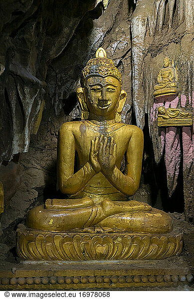 Buddha statue inside Myin Ma Hti Caves  near Kalaw and Aungpan  Kalaw Township  Taunggyi District  Shan State  Myanmar
