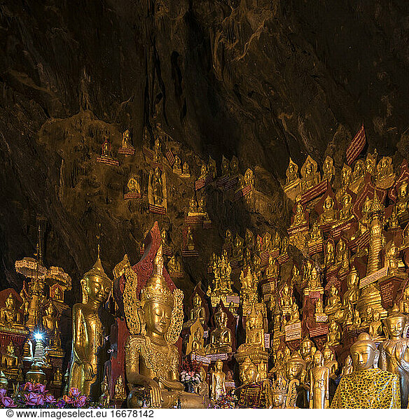 Buddha statues inside Pindaya caves  Pindaya  Myanmar