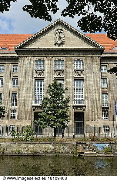 Bundesministerium der Verteidigung  Reichpietschufer  Tiergarten  Berlin  Deutschland  Europa