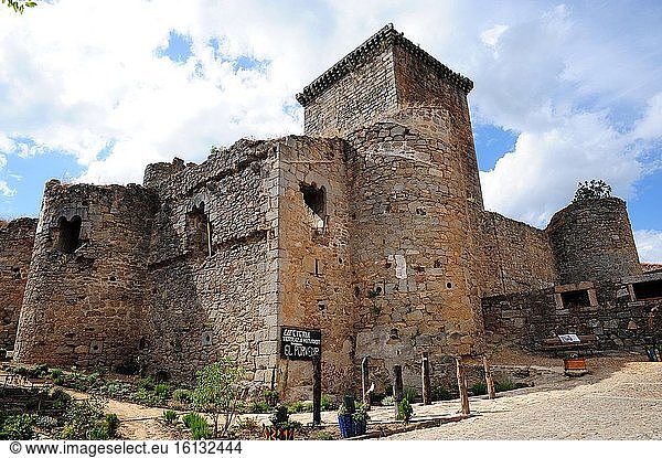 Burg Miranda del Casta?ar  Burg Condes de Miranda oder Burg von Zu?iga (15. Jahrhundert). Provinz Salamanca  Kastilien und Leon  Spanien.