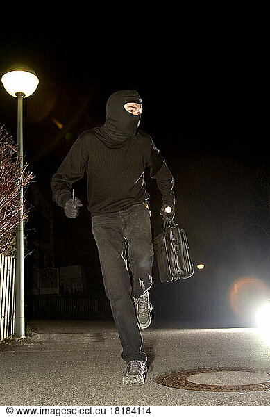 Burglar on the run