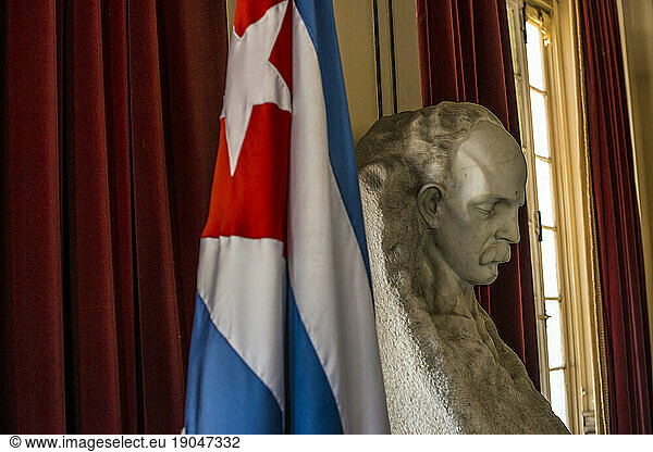 Bust of Jose Marti  Cuban national hero and 'father of Cuban independence' in Old Havana or Habana Vieja  La Habana  Cuba.