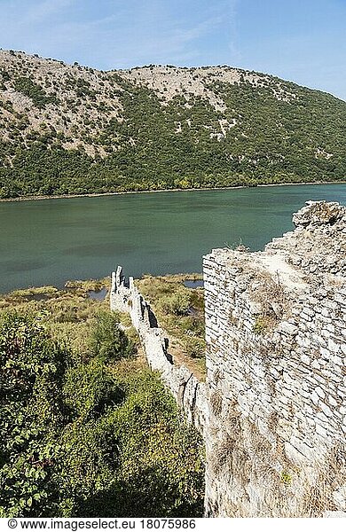 Butrintsee  Salzwasser-Lagune  antike Stadt  Antike  Ausgrabungsstätte  Butrint  Saranda  Albanien  Europa