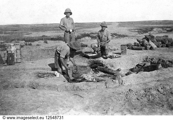 C-Kompanie der britischen Armee beim Kochen  Mesopotamien  Erster Weltkrieg  1918. Künstler: Unbekannt