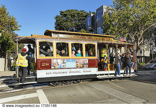 Cable Car at Russian Hill  San Francisco  Kalifornien  Vereinigte Staaten von Amerika  Nordamerika