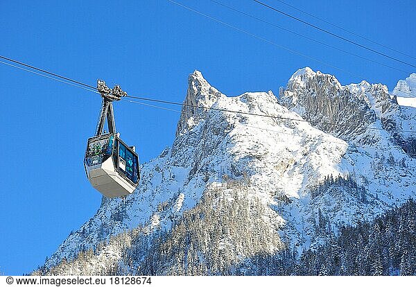 Cable car  Mittenwald cable car  Karwendel cable car  Karwendel mountains  Isar valley  Mittenwald  Garmisch-Partenkirchen  Upper Bavaria  Bavaria  cable car gondola  cable car  Germany  Europe