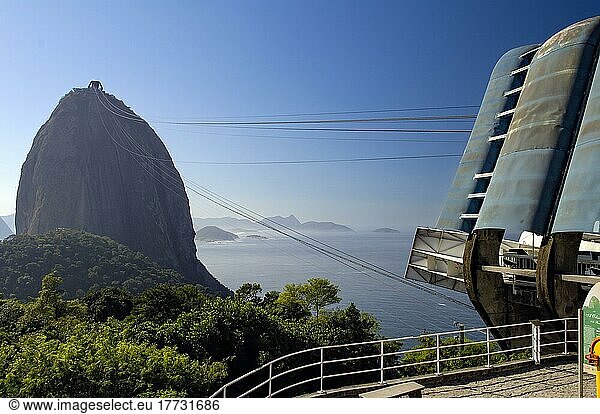 Cable car to Sugar Loaf Mountain  Pao de Acucar  Rio de Janeiro  Brazil  South America