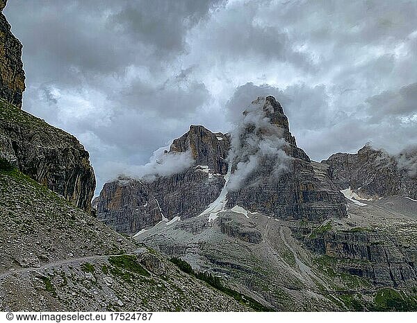 Campanile di Brenta  Brenta-Gebirge  Rendena-Tal  Trentino  Südtirol  Italien  Europa
