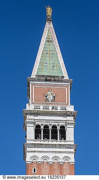 Campanile die San Marco  Glockenturm Markusdom  Ausschnitt  Markusplatz  Venedig  Italien  Europa