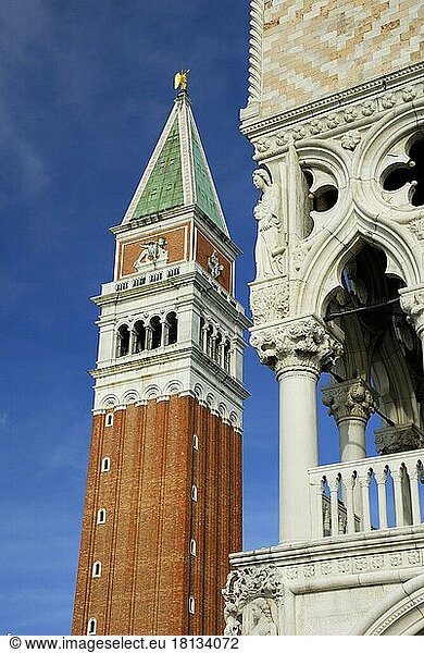Campanile und Dogenpalast  Palazzo Ducale  Venedig  Venetien  Italien  Europa