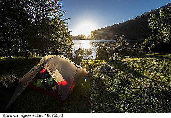 Camping im chilenischen Seengebiet  Pucon  Chile