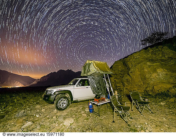 Camping unter den Sternen im Sultanat Oman  Naher Osten