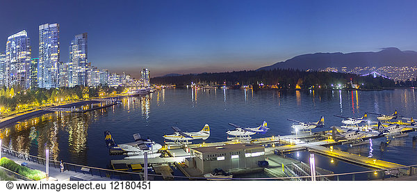 Canada  British Columbia  Vancouver  Coal Harbour in the evening