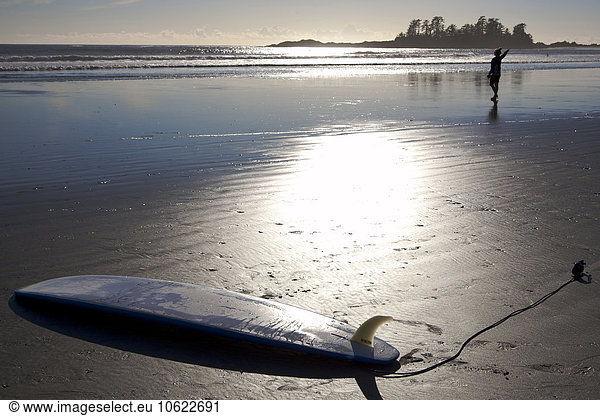 Canada  Vancouver Island  Longbeach  Surfer at the beach