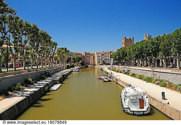 Canal du Midi  Narbonne  Aude department in the region of Occitania  France  Europe