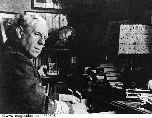 Canaris  Wilhelm  1.1.1887 - 9.4.1945  deut. Admiral  Leiter des Amt Abwehr der Deutschen Wehrmacht 1935 - 1944  in seinem BÃ¼ro  Berlin  Anfang 1940er Jahre