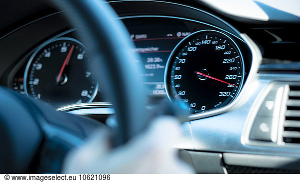 Car  dashboard  tachos  speed