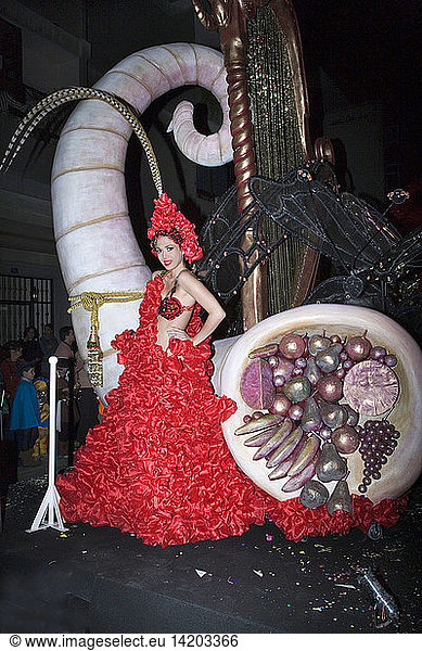 Carnival Queen parade at the Las Palmas carnival  Gran Canaria  Canary Islands  Spain  Europe