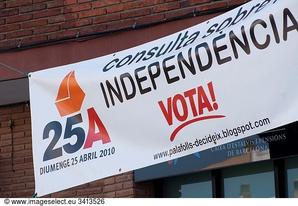 Cartel invitando a votar en la consulta por la independencia de Catalunya