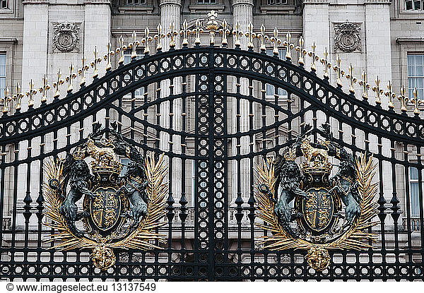 Carvings on gate of Buckingham Palace