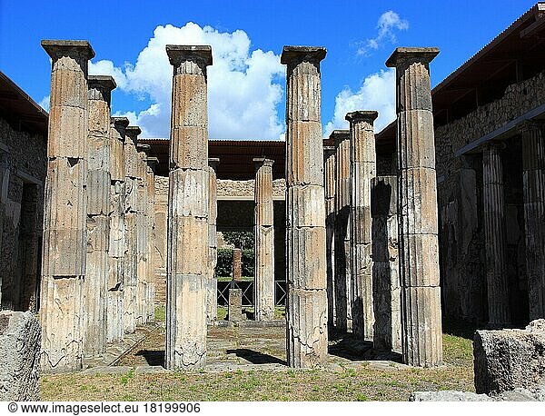Casa degli Epidii  Pompeii  ancient city in Campania on the Gulf of Naples  buried during the eruption of Mount Vesuvius in 79 AD  Italy  Europe