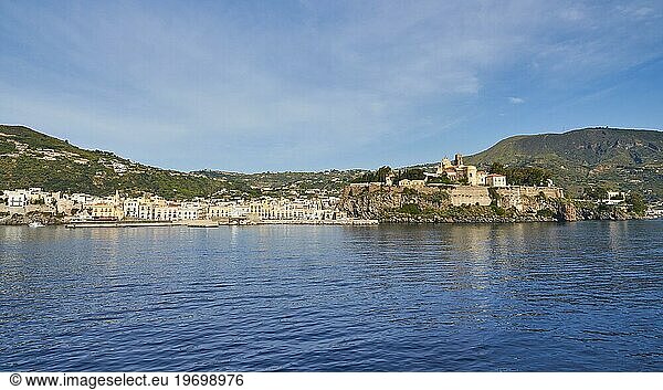 Castello di Lipari  Lipari town  from the sea  row of houses  Lipari  Lipari Islands  Aeolian Islands  Sicily  Italy  Europe