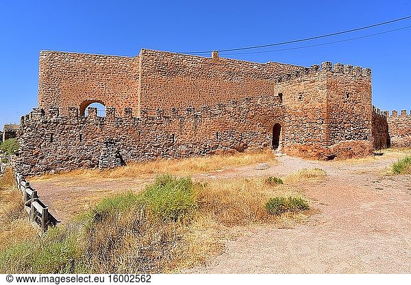Castillo de Pe?arroya next to Guadiana River  Argamasilla de Alba  Ciudad Real province  Castilla-La Mancha  Spain.