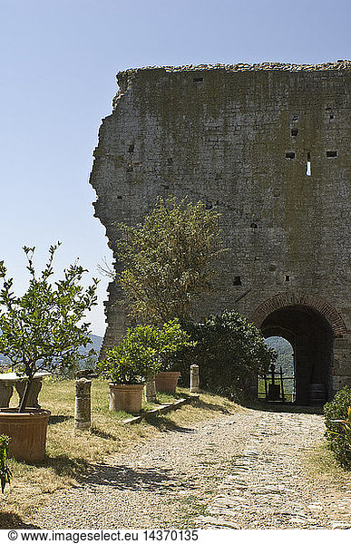 castle ruins  cennina  italy