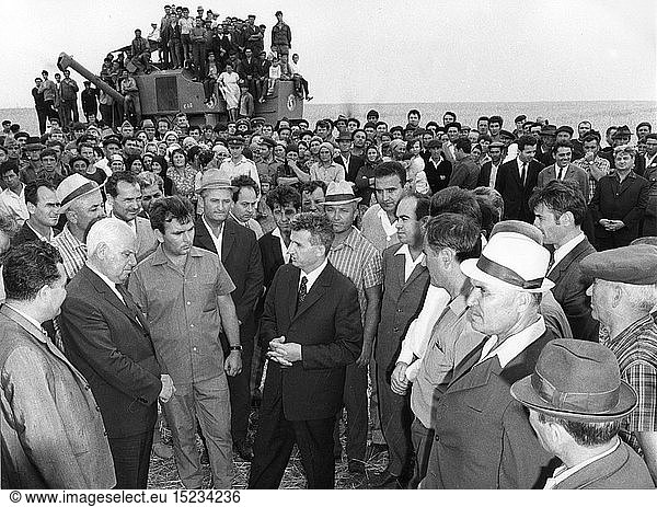 Ceausescu  Nicolae  26.1.1918 - 25.12.1989  rumÃ¤n. Politiker (PCR)  StaatsprÃ¤sident 22.3.1965 - 22.12.1989  Beratung mit Ingenieuren  Kreis Constanca  1970