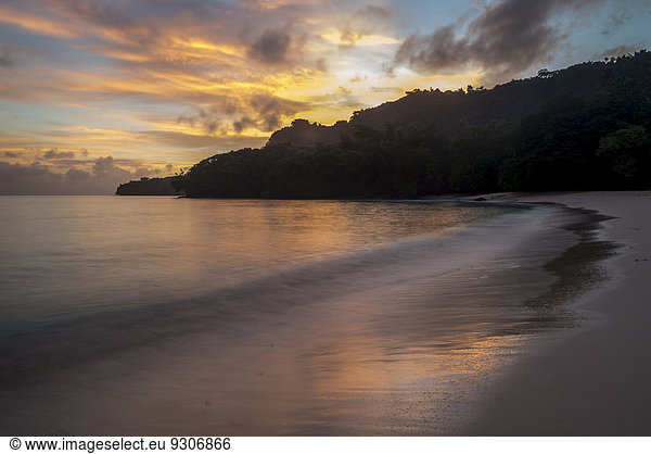 Champagne Beach bei Sonnenaufgang  Espiritu Santo  Vanuatu